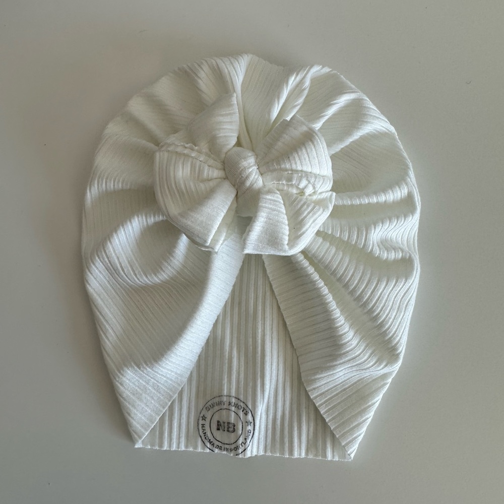 New white ribbed bunny knot raga